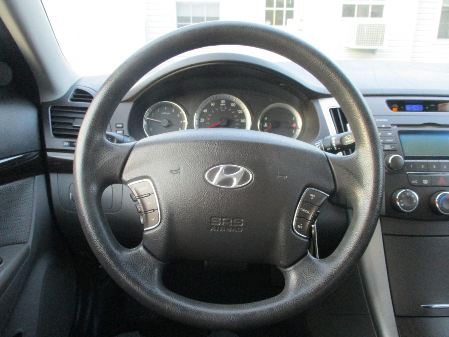 2009 Hyundai Sonata GLS (5NPET46C39H) with an 2.4L L4 DOHC 16V engine, AUTOMATIC transmission, located at 540a Delsea Drive, Sewell, NJ, 08080, (856) 589-6888, 39.752560, -75.111206 - Photo#15